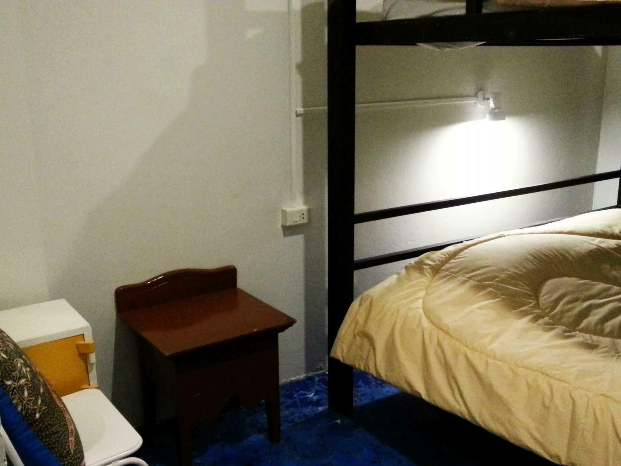 Gotum Hostel 2 & Money Exchange Пхукет Екстер'єр фото